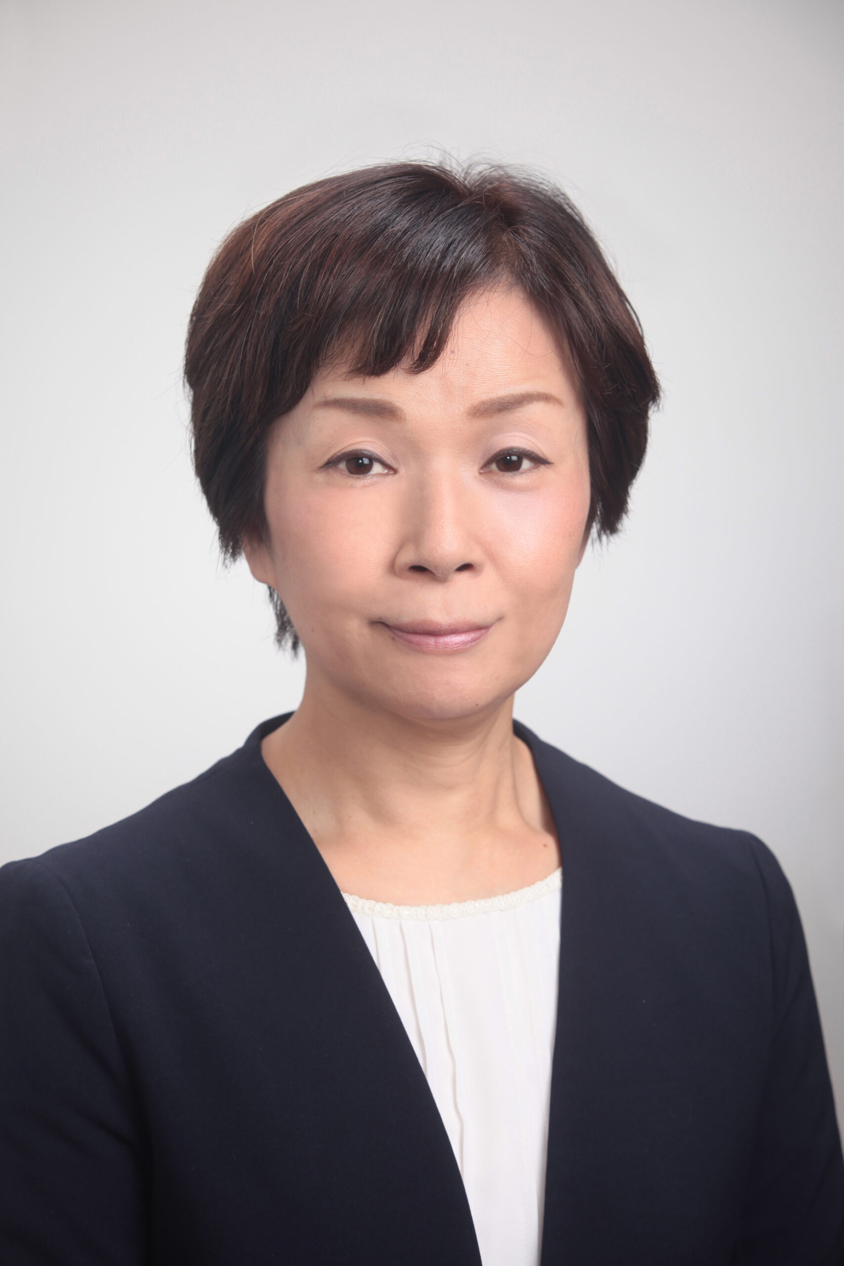 会長 山本 由女臣